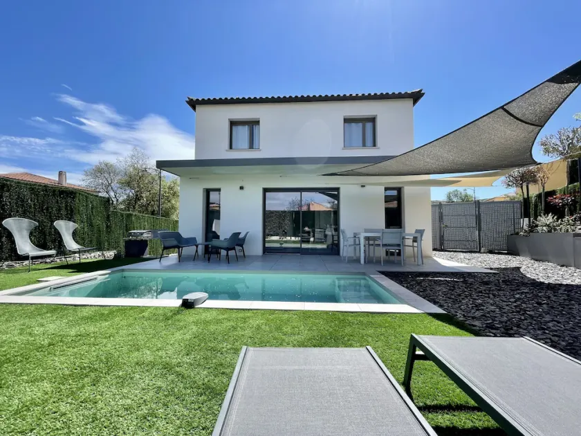 Villa Contemporaine Avec Piscine Proche Rivière - Image 1