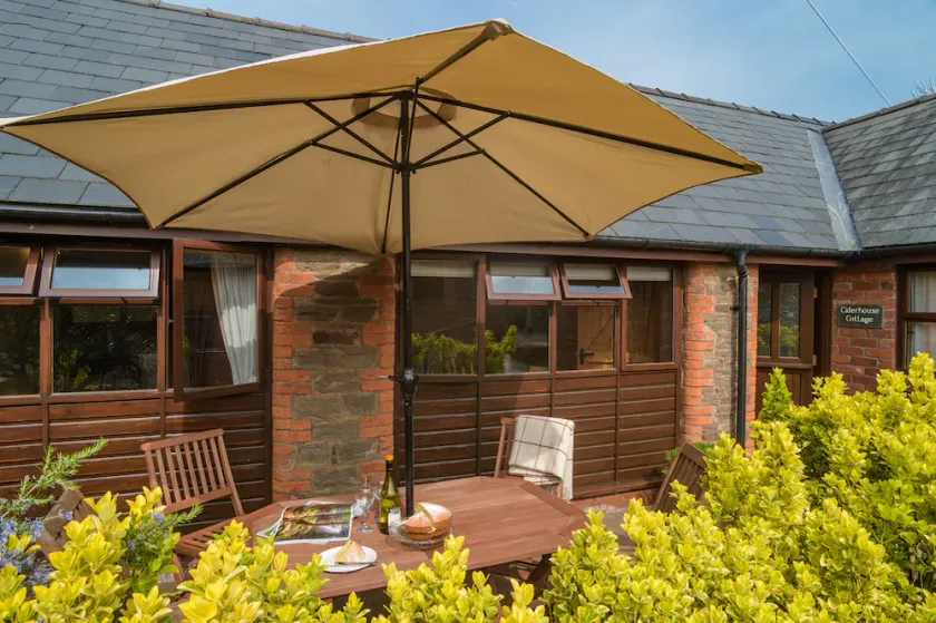 Ciderhouse Cottage ubicado entre Wye Valley y Black Mts con impresionantes vistas - Image 1