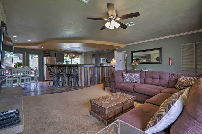 Renovated Open Floor Plan; Walk 2 Downtown & Shops - Image 1