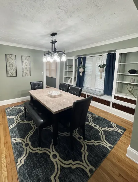 Downstairs Unit near National Park + Downtown Cleveland - Image 1