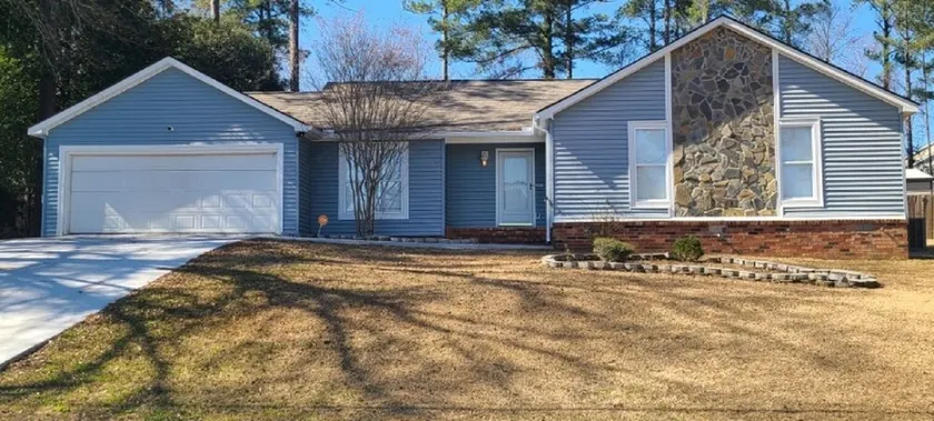 5 beds/2 bath fully furnished house. WALK TO COURSE!! Masters 2026 !!! - Image 1