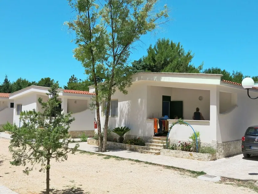 Bel appartement dans une maison de vacances avec piscine, WIFI, climatisation, TV, terrasse - Image 1