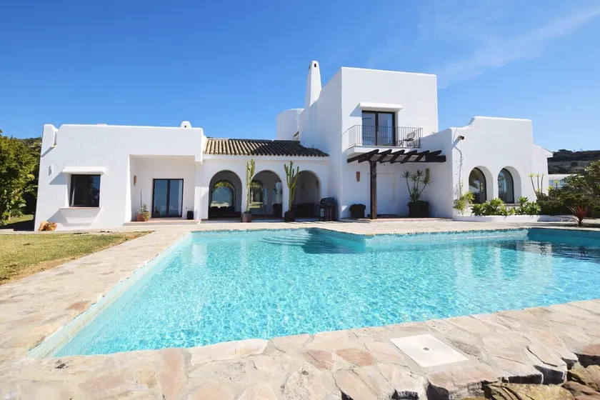 Comfortable villa in Cala de los Alemanes, Mediterranean style. - Image 1