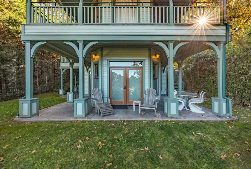 Roe Parker House - Image 1