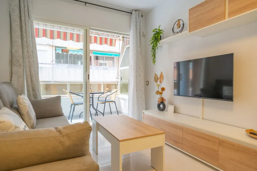 Homeholidaysrentals Caliz - Costa Barcelona - Image 1