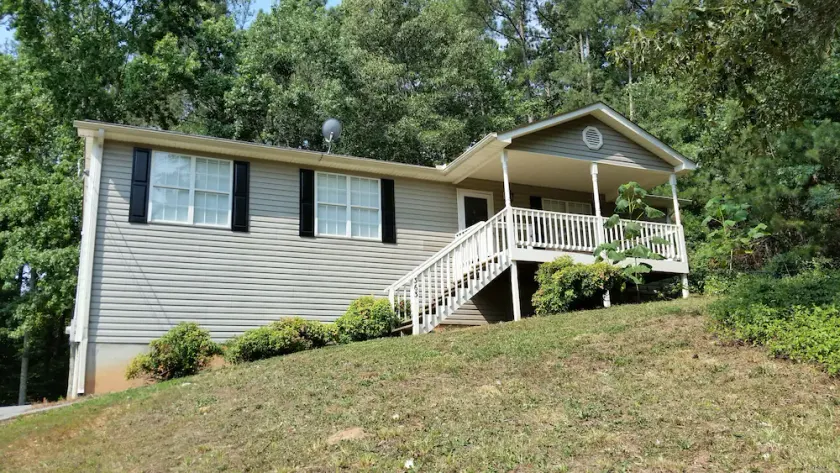 Private Home, 12.8 miles from LAKEPOINT Sports  Complex, Sleeps 8!!! - Image 1
