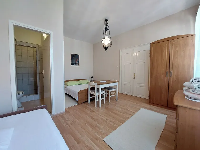 Rooms Nada - Image 1