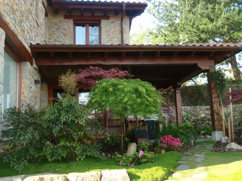 Casa La Marina. Berbes. Finca 3000 m2, parking, vue sur la mer / montagne, golf 500 m - Image 1