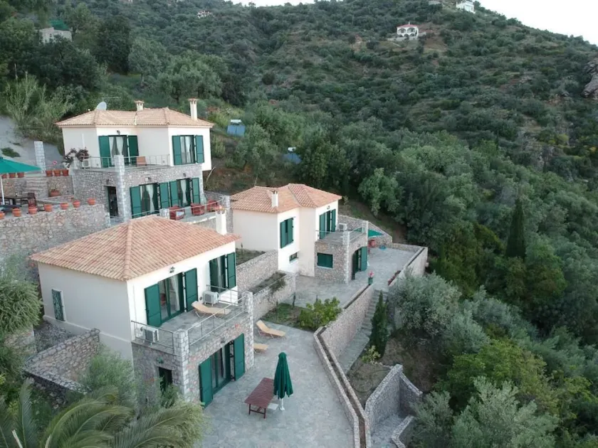 4 Villas with Sea View and beach front - Image 1