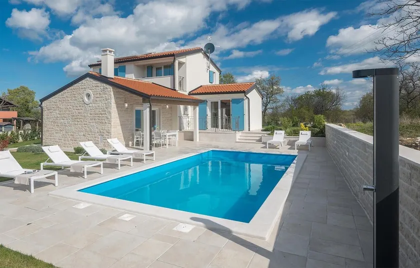 Luxurious Home In Buje - Image 1