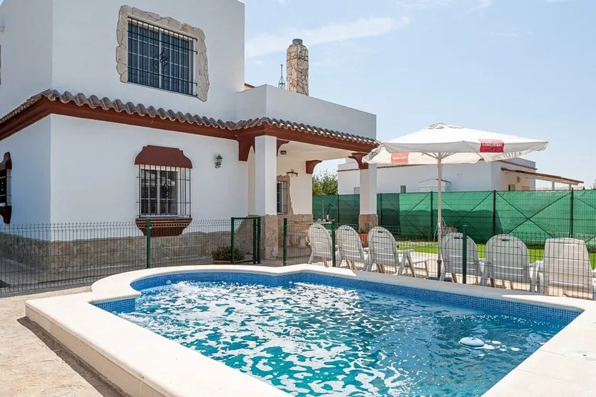 Grande maison avec terrasse, barbecue et piscine | Avec animaux bienvenus - Image 1