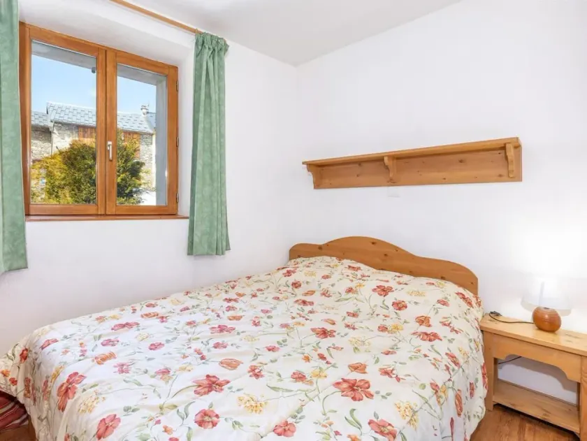 Chalet, wifi, terrasse, cheminée ou poêle à bois, parking, télévision, casier à ski, 190m² - Image 1