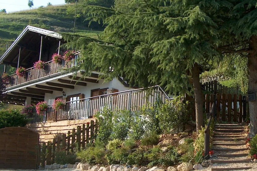 Schönes, geräumiges Familienhaus in einem schönen Bergdorf in der Nähe des Gardasees - Image 1