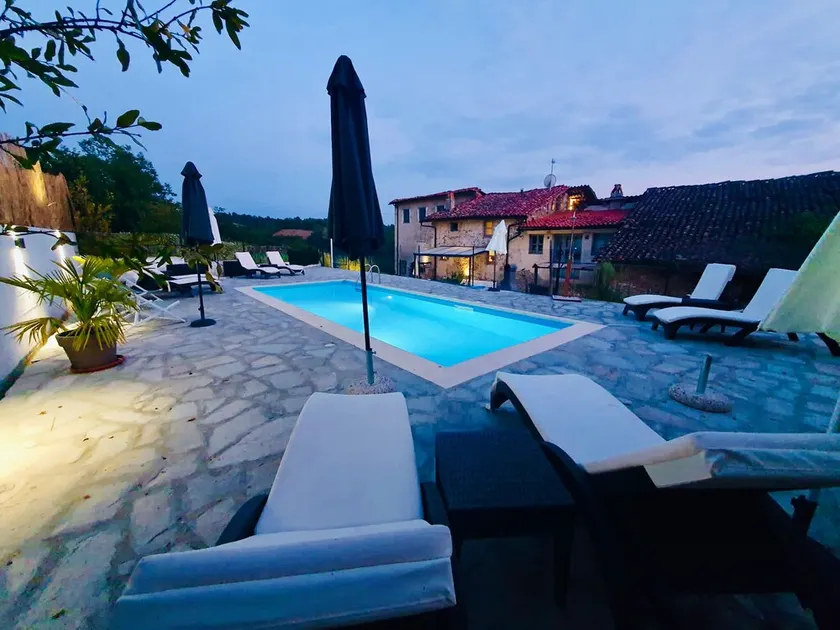 Family Escape Langhe | Pool & Vineyard Views (Uno) - Image 1