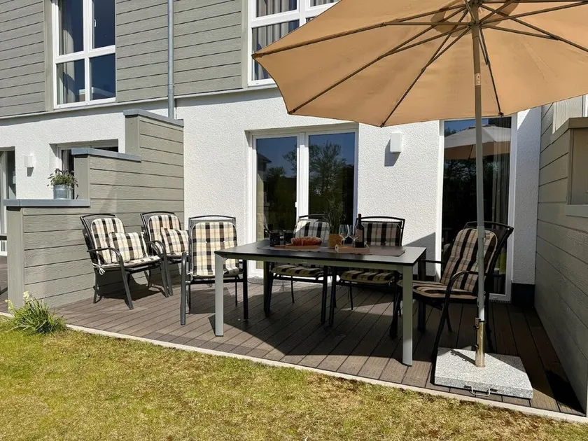 House No. 18, Fischerhus Vacation Home - Well-maintained vacation home, fireplace, sauna, south-facing - Image 1
