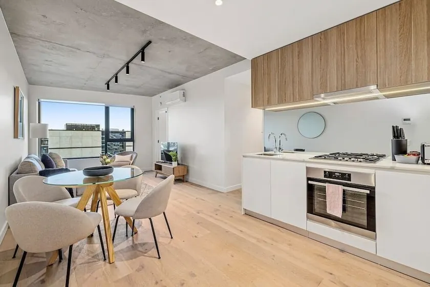 New 2B Sophistication Southbank! - Image 1