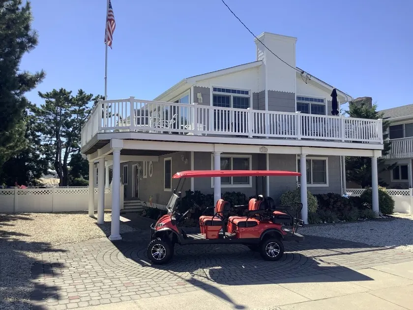 Stone Harbor, Gorgeous 4th from Beach 5 B/R Home.Oversized Pool, Spa & Golfcart. - Image 1