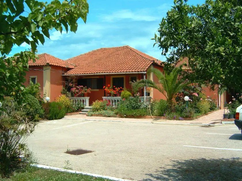Jolie maison près de la plage, sur l'île de Corfou - Image 1