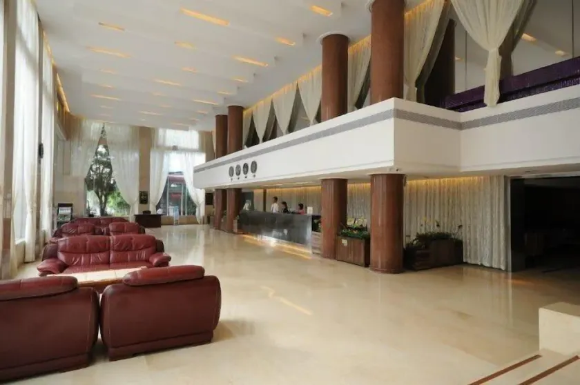 Good East Hotel - Image 1