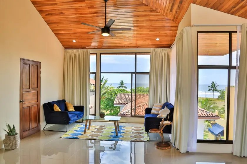 Penthouse Suite Whitewater Ocean / Mountain Views - Image 1