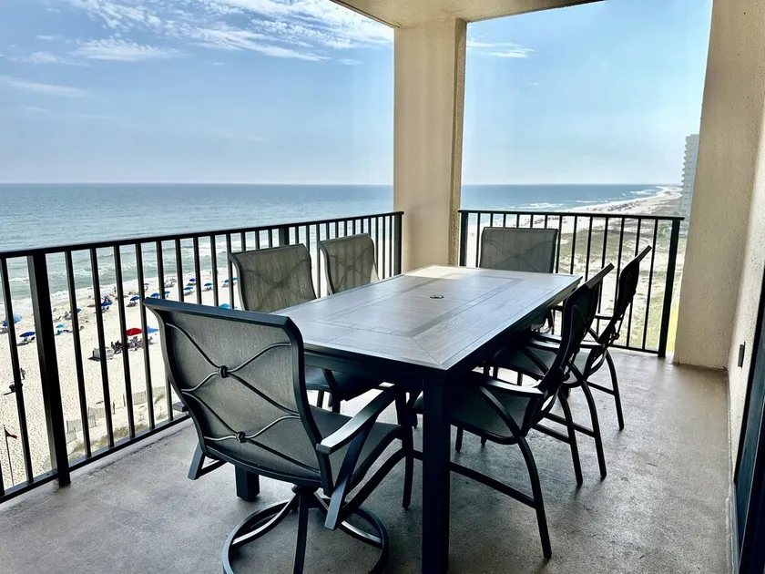 Schöne Wohnung im 8. Stock mit herrlichem Blick und nur wenige Schritte von Flora-Bama! - Image 1