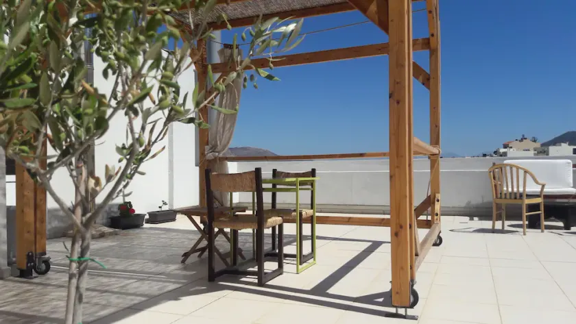 Little Penthouse with Open Terrace - Image 1