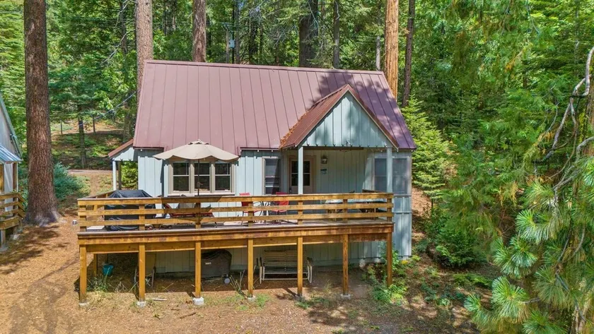 Rivers Resort Cabin #9 - Image 1