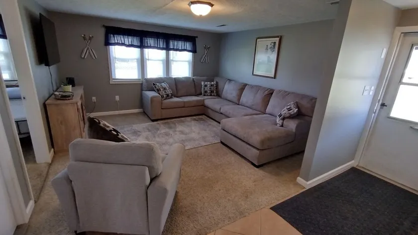 Neat,clean relaxed atmosphere located just outside of town . - Image 1