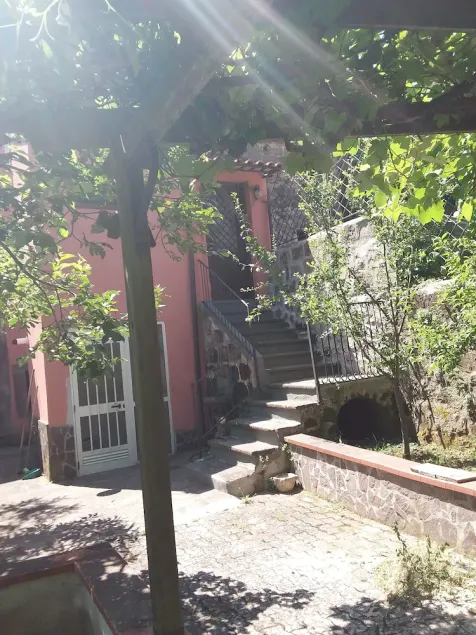 Lille villa i det kølige og maleriske kuperede landskab i Roccamonfina - Image 1