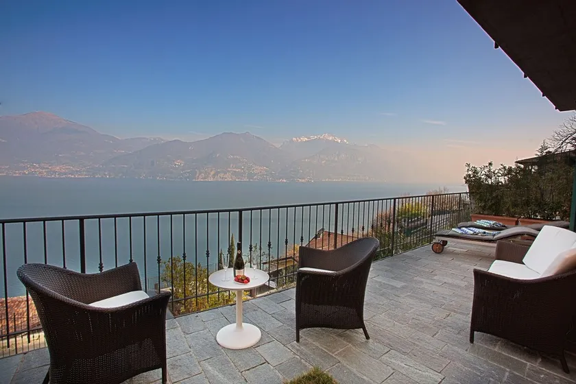 Casa Paradiso en Menaggio, casa de lujo, vistas de 180 grados del lago, jardín privado - Image 1