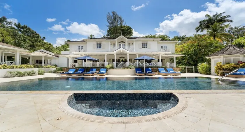 Um luxo de 4 quartos Sandy Lane Villa com muita privacidade e perto da praia - Image 1