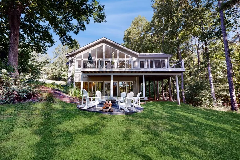 Spacious pet friendly house w/private pool table, ping pong table & free WIFI - Image 1
