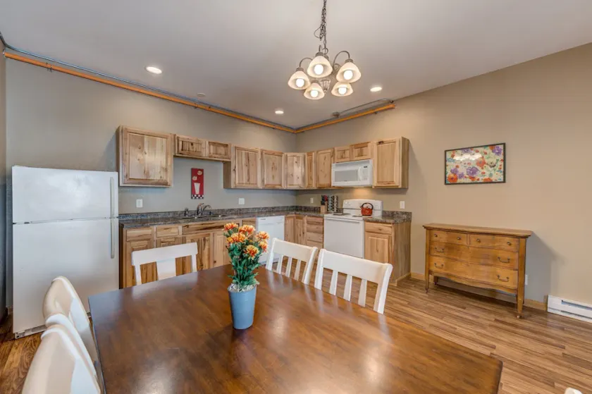 Sunny 4BR Condo Near Lake Pepin Beach - Sunrise Condos - Image 1
