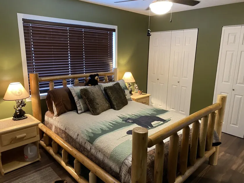 New Cozy Up North Cottage Getaway - in beautiful Lakes of the North - Image 1