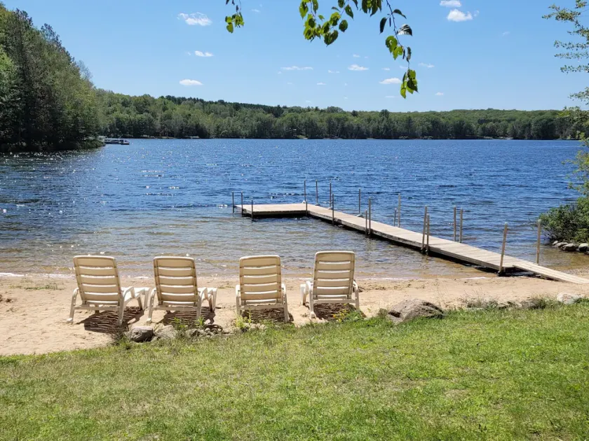 Friedliche Familie Lake House auf allen Sportarten Sunrise Lake, in der Nähe von Cadillac MI (LeRoy) - Image 1