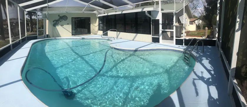 Rymlig 3 BR 2 Bath Deep Canal Pool Hem - Image 1