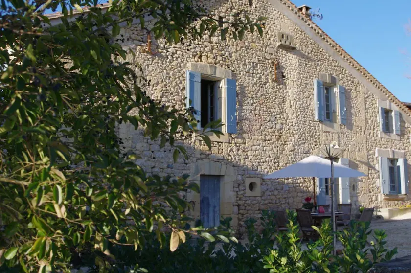 Old 19th-century Périgord farm with a spa - Image 1
