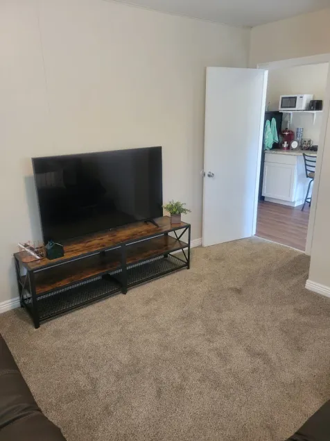 Sweet Retreat 1-Bedroom Apartment - Image 1