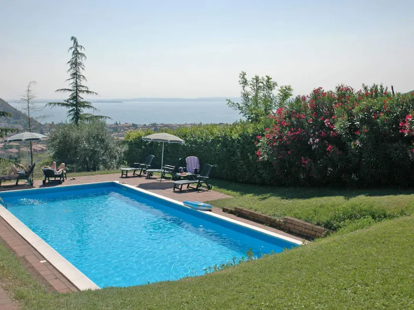 Lovely apartment for 5 guests with pool, WIFI, A/C, TV, patio and pets allowed - Image 1