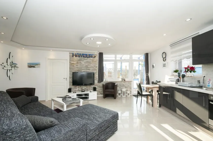 Apartamento luminoso com terraço - Image 1