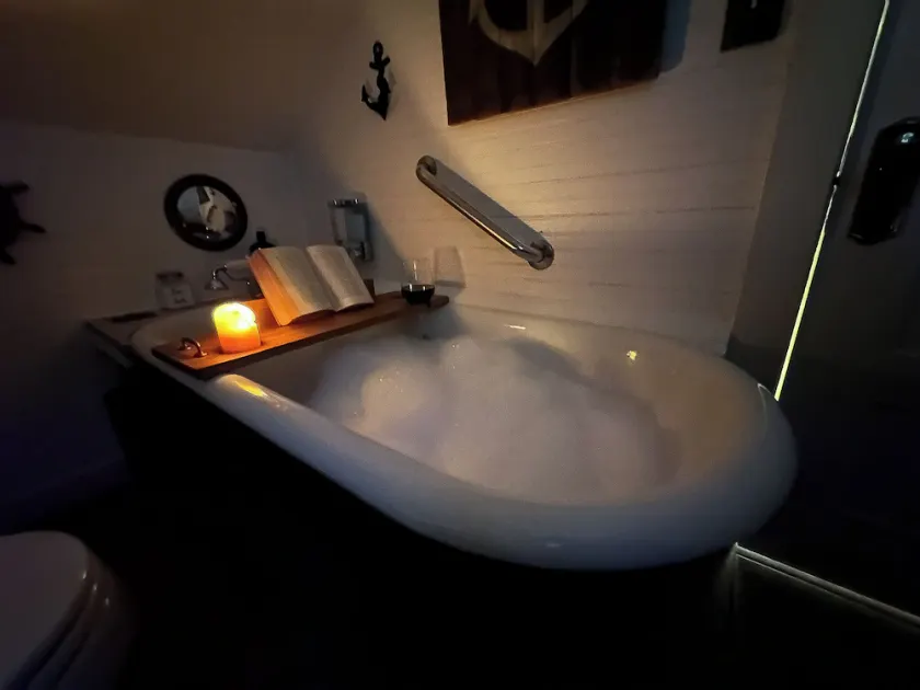 Captain's Cottage – A Unique Vintage stay & Nautical Retreat - Image 1