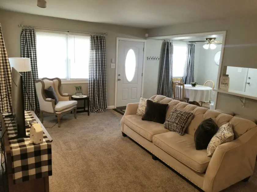 Merrillville Condo-Close to Hospitals and Refinery - Image 1