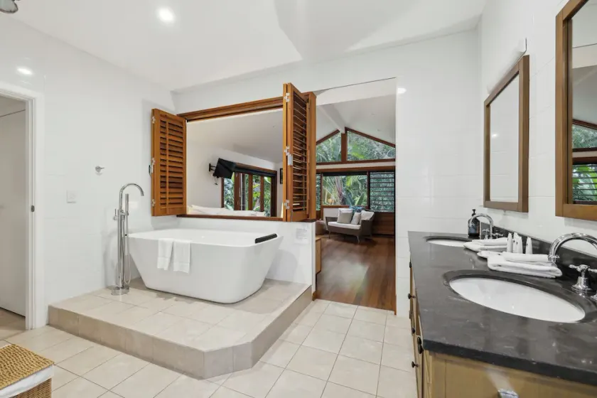 Beached - Absolute Beachfront in Sawtell Village Pet Friendly - Image 1