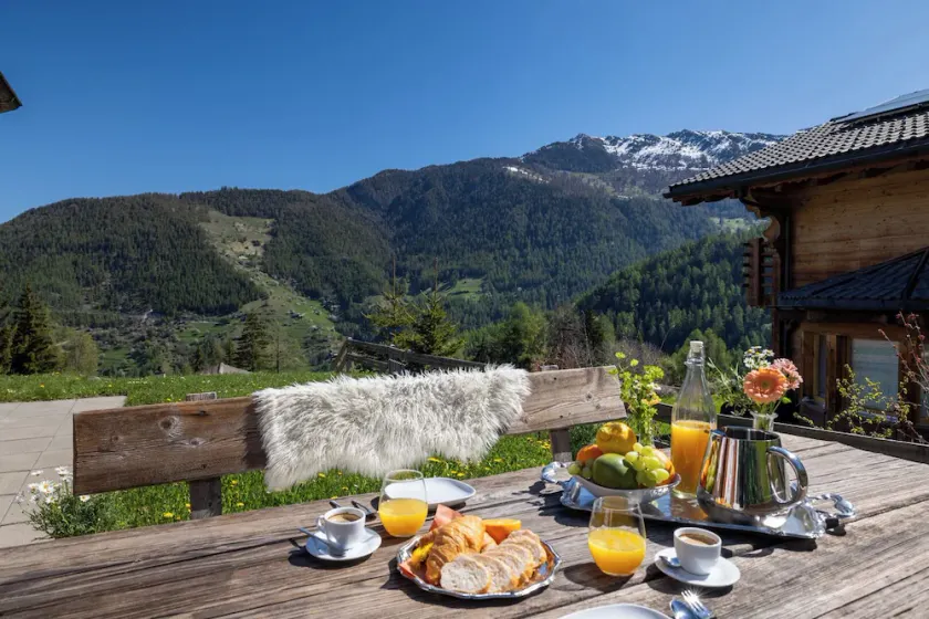 Chalet Belle Vue – Alpine Charm with a View to Remember - Image 1
