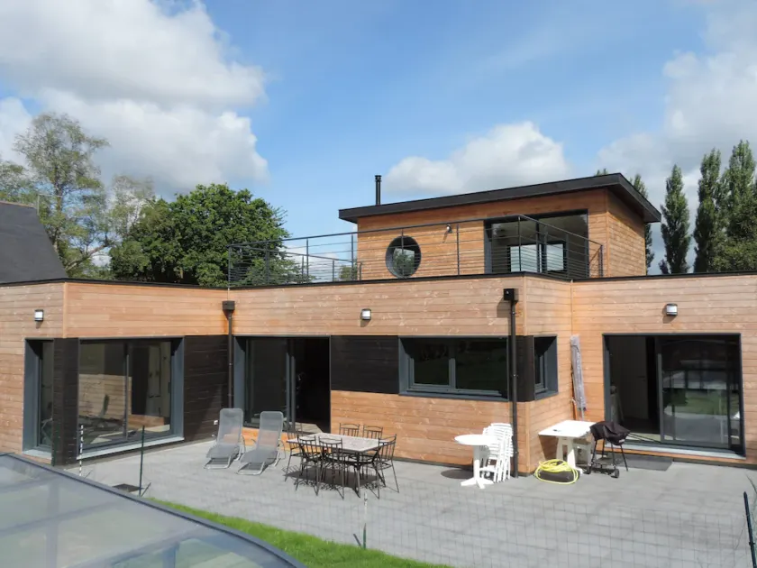VAKKER ARKITEKTVILLA MED SVEMPOOL - Image 1