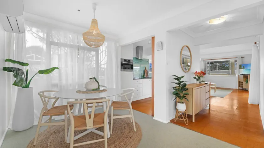 Vincentia Beach Bungalow Your Coastal Escape - Image 1