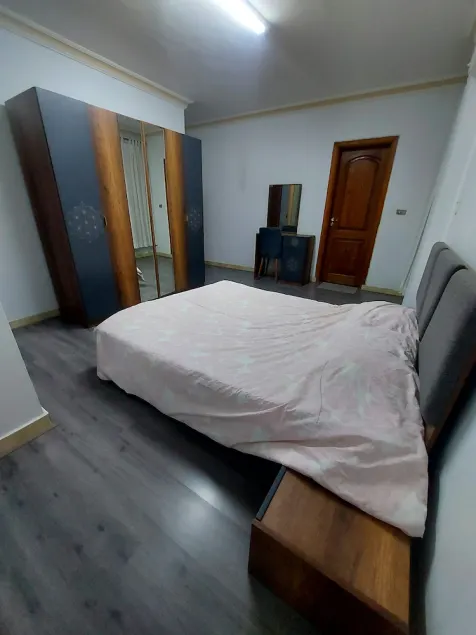 Nice three bed room flat - Image 1