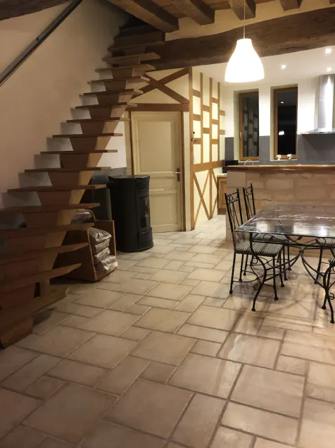House in the heart of a winegrowing village - Image 1