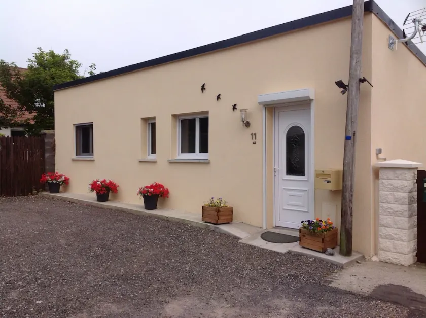 Swallows cottage 5 minutes from the sea in a quiet street - Image 1