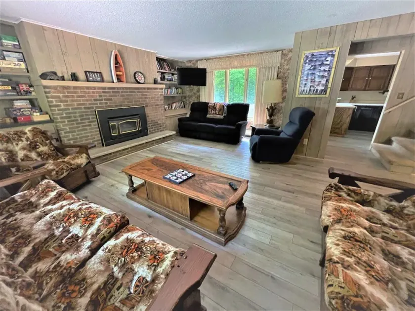 Thunderhead_Lodge_Mainhouse - Image 1